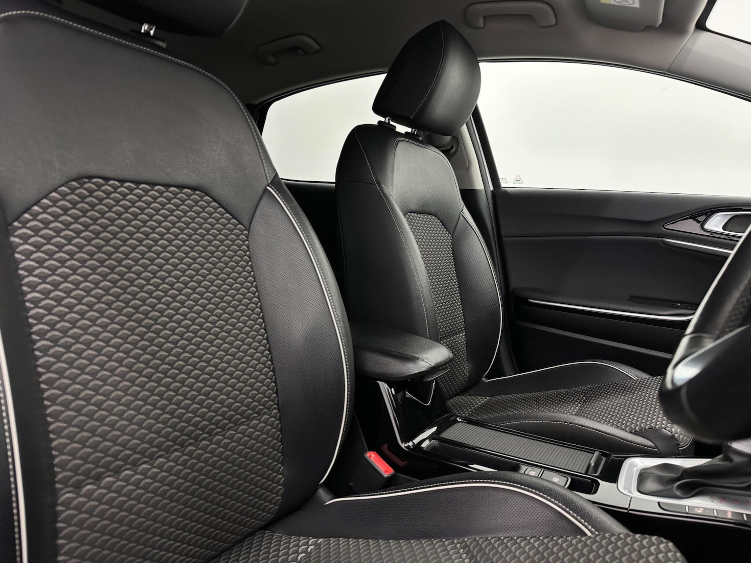 Used Kia XCeed 2021 for sale - 77637460: Photo 30