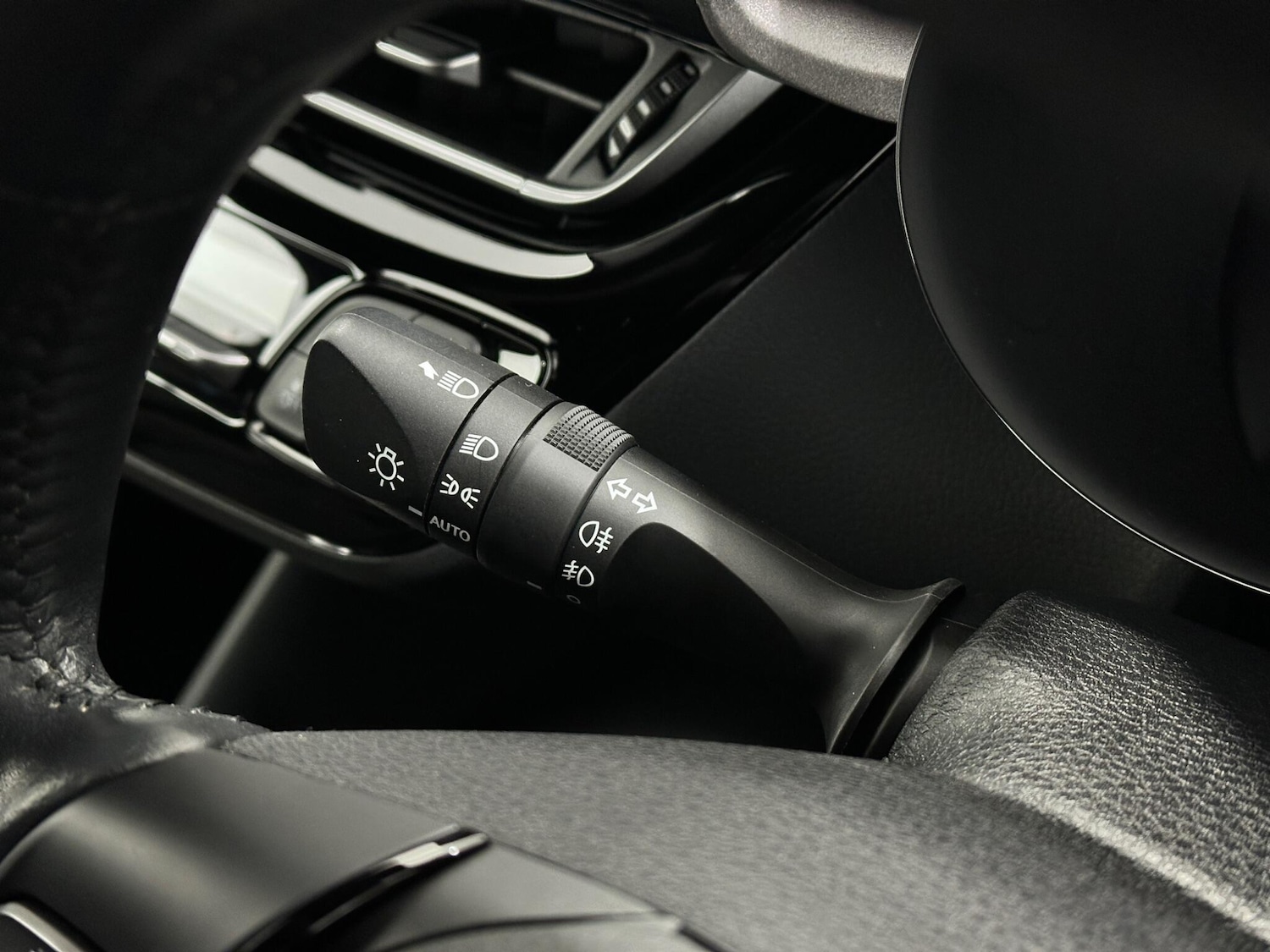 Used Toyota C-HR 2020 for sale - 77611808: Photo 14