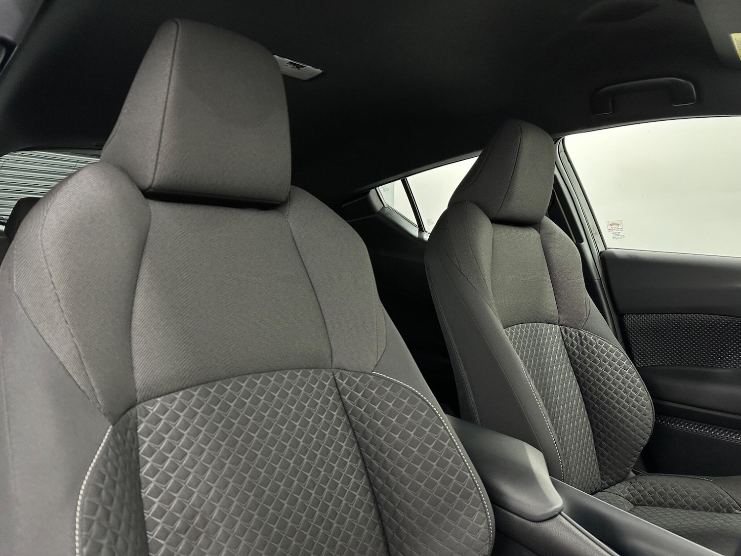 Used Toyota C-HR 2020 for sale - 77611808: Photo 28