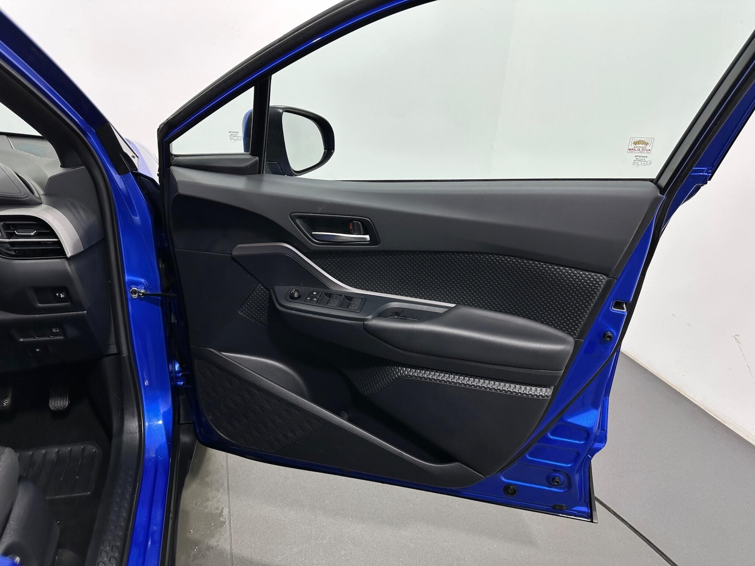 Used Toyota C-HR 2020 for sale - 77611808: Photo 29