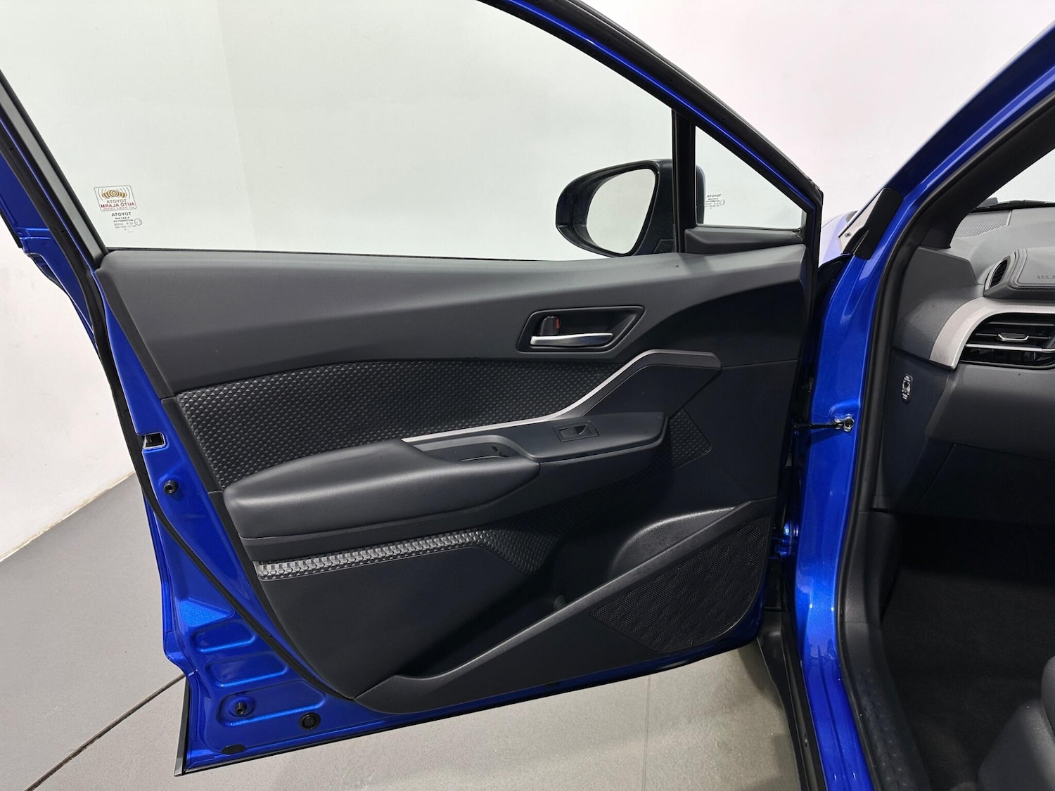 Used Toyota C-HR 2020 for sale - 77611808: Photo 32