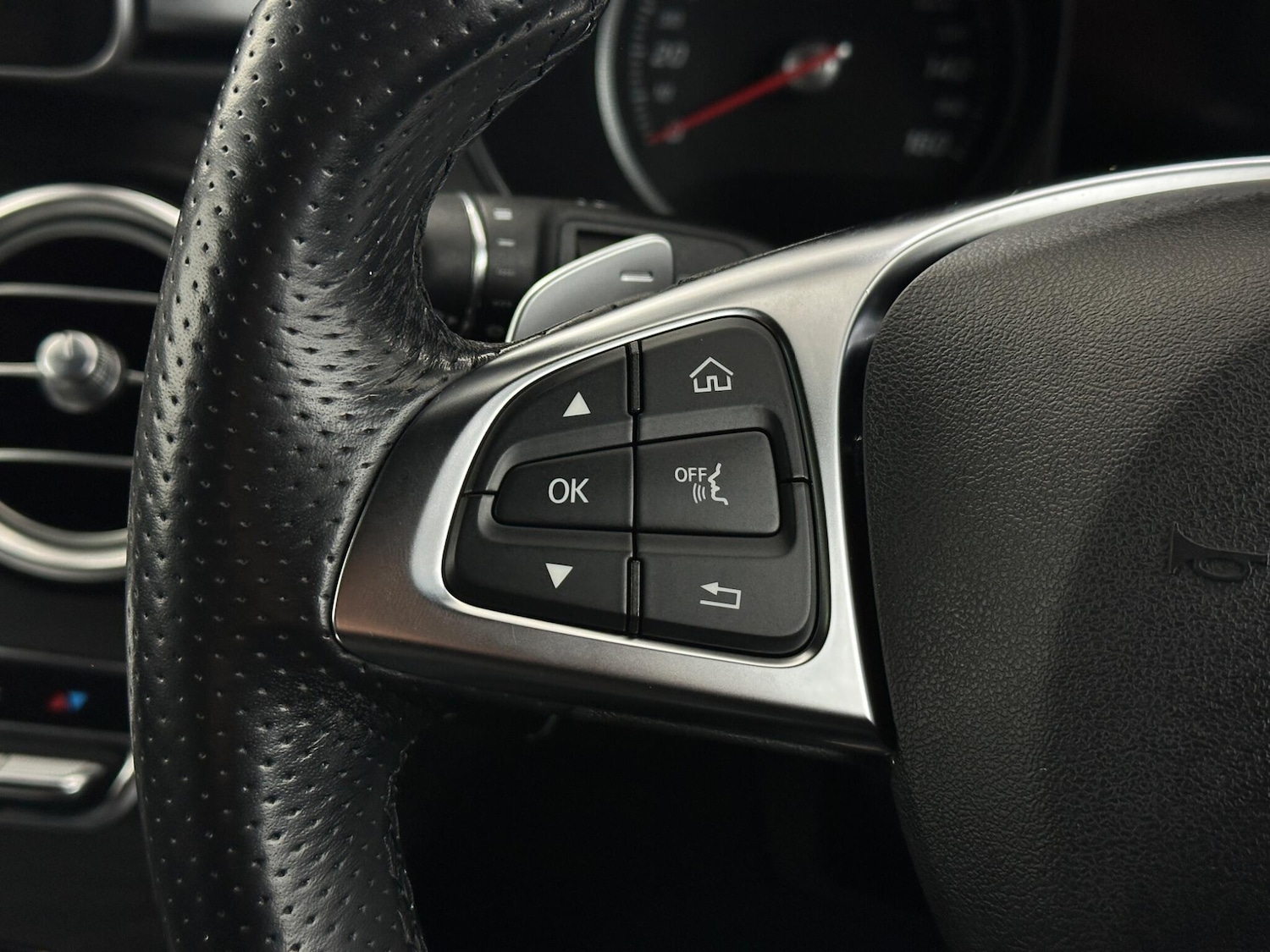 Used Mercedes-Benz GLC 2018 for sale - 76878655: Photo 14