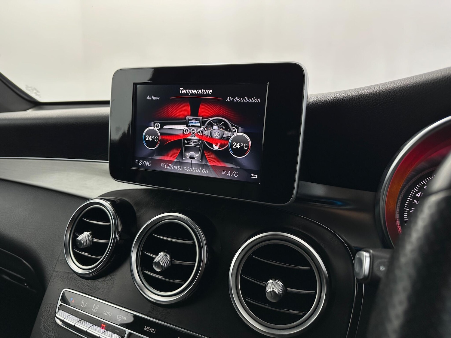 Used Mercedes-Benz GLC 2018 for sale - 76878655: Photo 26