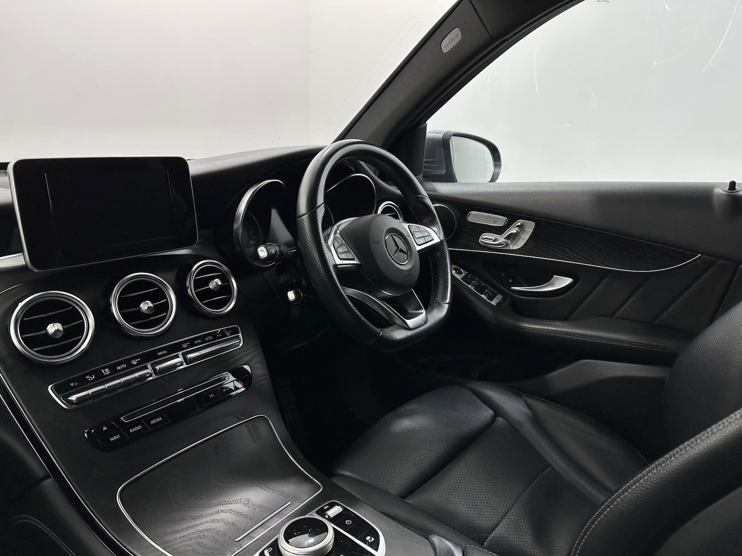 Used Mercedes-Benz GLC 2018 for sale - 76878655: Photo 30