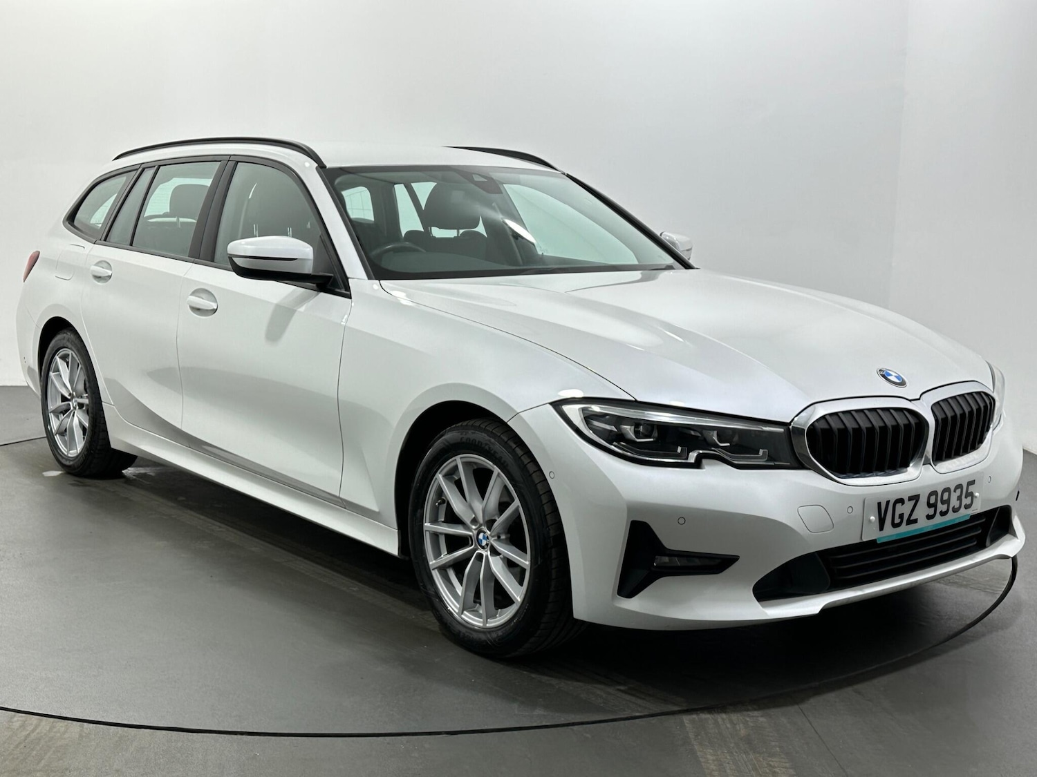 Used BMW 3 Series 2022 for sale - 76878910: Photo 1