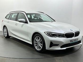 2022 (71) - 2.0 318i SE Pro Touring Auto Euro 6 (s/s) 5dr