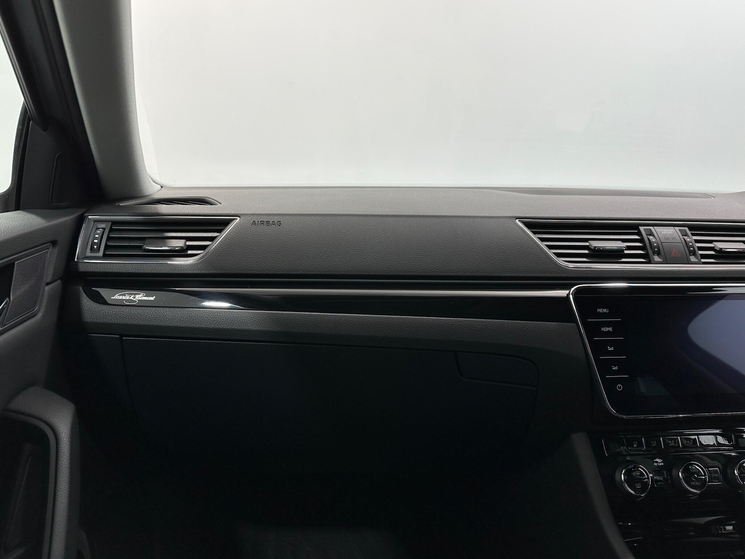 Used Skoda Superb 2019 for sale - 77132070: Photo 28