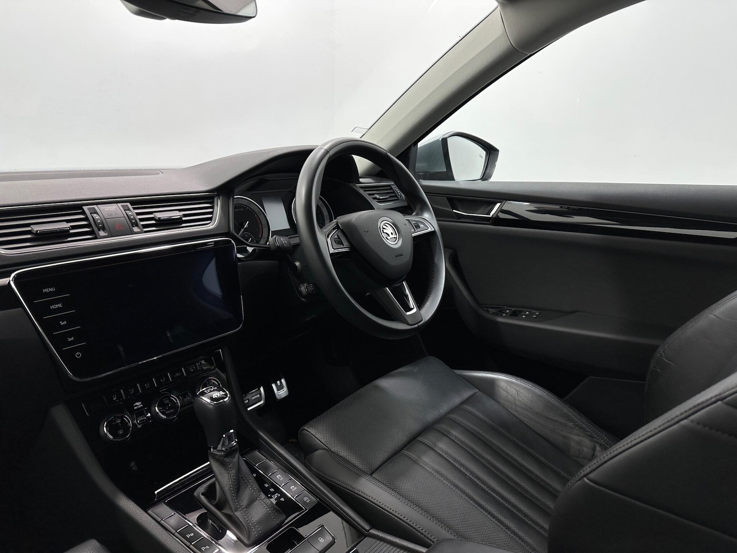 Used Skoda Superb 2019 for sale - 77132070: Photo 30