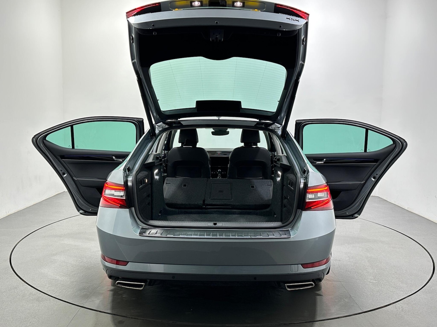 Used Skoda Superb 2019 for sale - 77132070: Photo 44