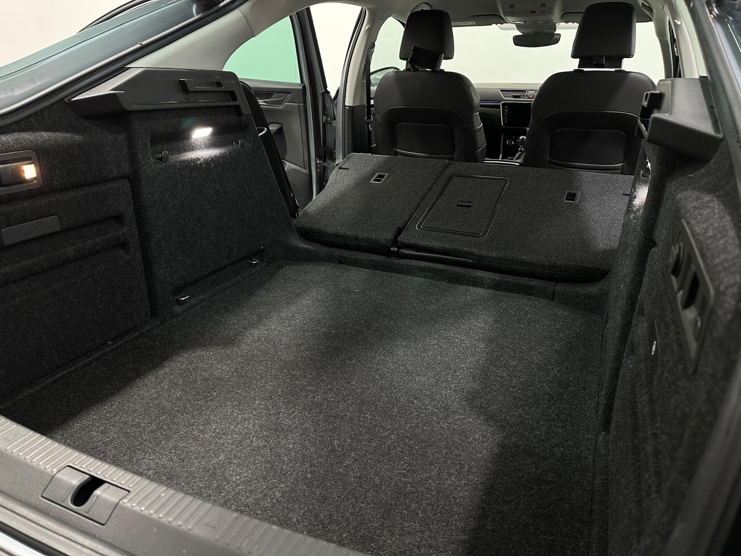 Used Skoda Superb 2019 for sale - 77132070: Photo 45