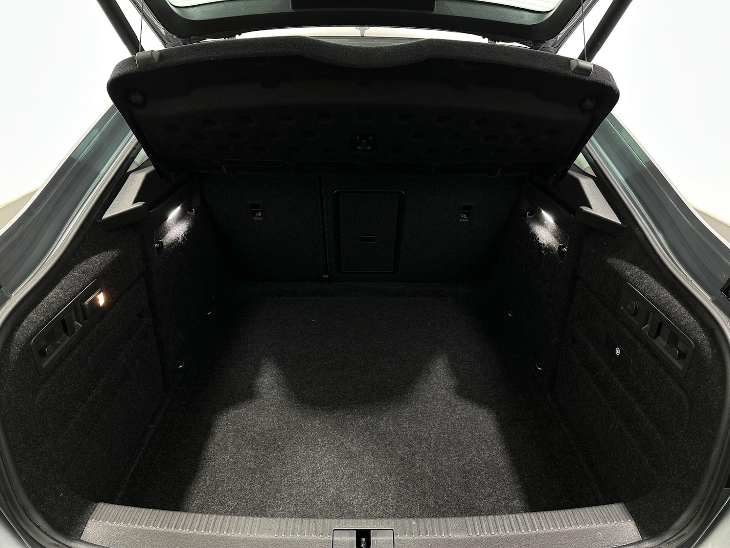 Used Skoda Superb 2019 for sale - 77132070: Photo 47