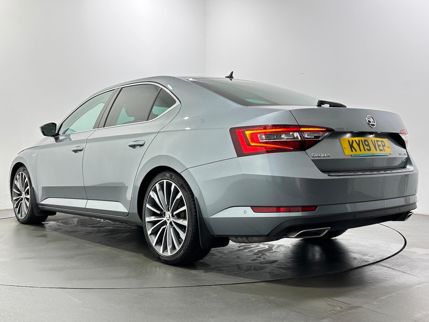 Used Skoda Superb 2019 for sale - 77132070: Photo 48
