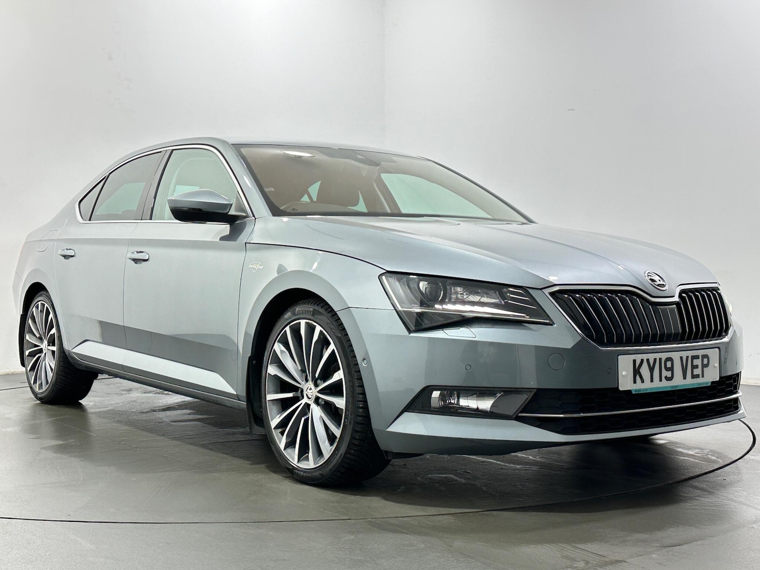 Used Skoda Superb 2019 for sale - 77132070: Photo 52