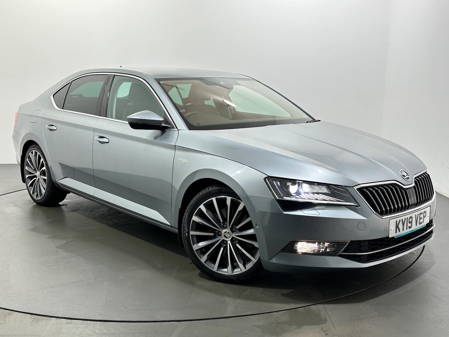 Used Skoda Superb 2019 for sale - 77132070: Photo 54