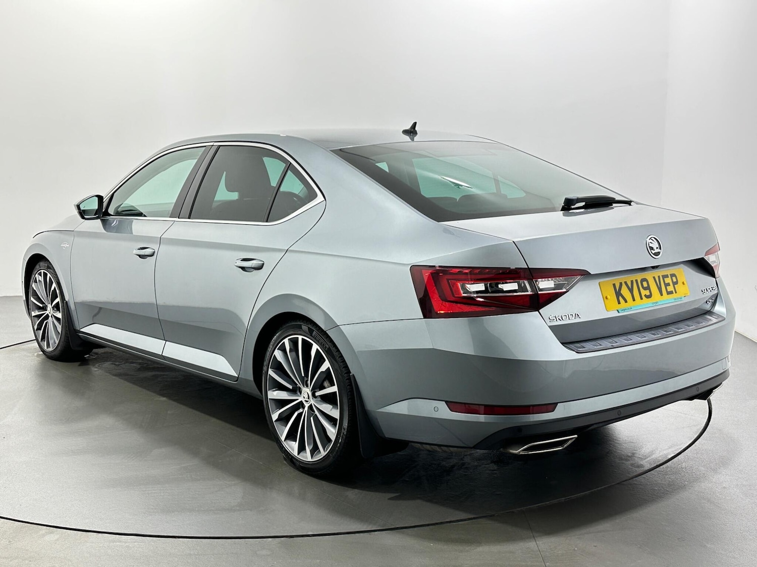 Used Skoda Superb 2019 for sale - 77132070: Photo 6