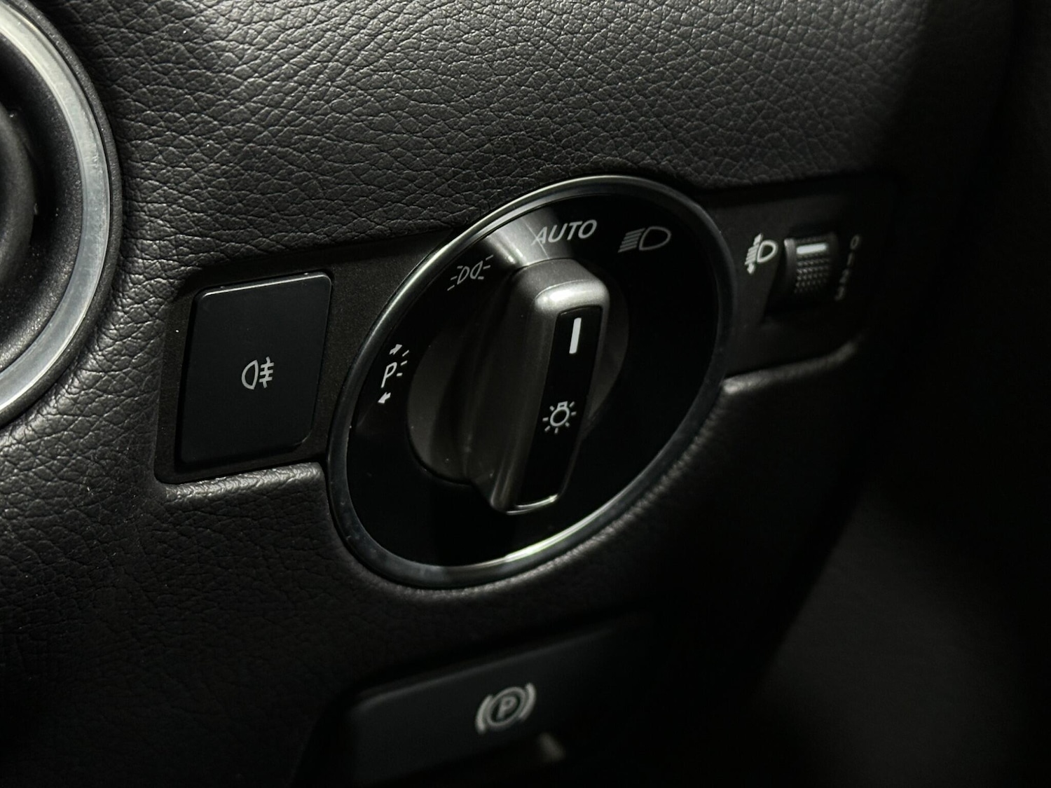 Used Mercedes-Benz SLC 2017 for sale - 77306111: Photo 17