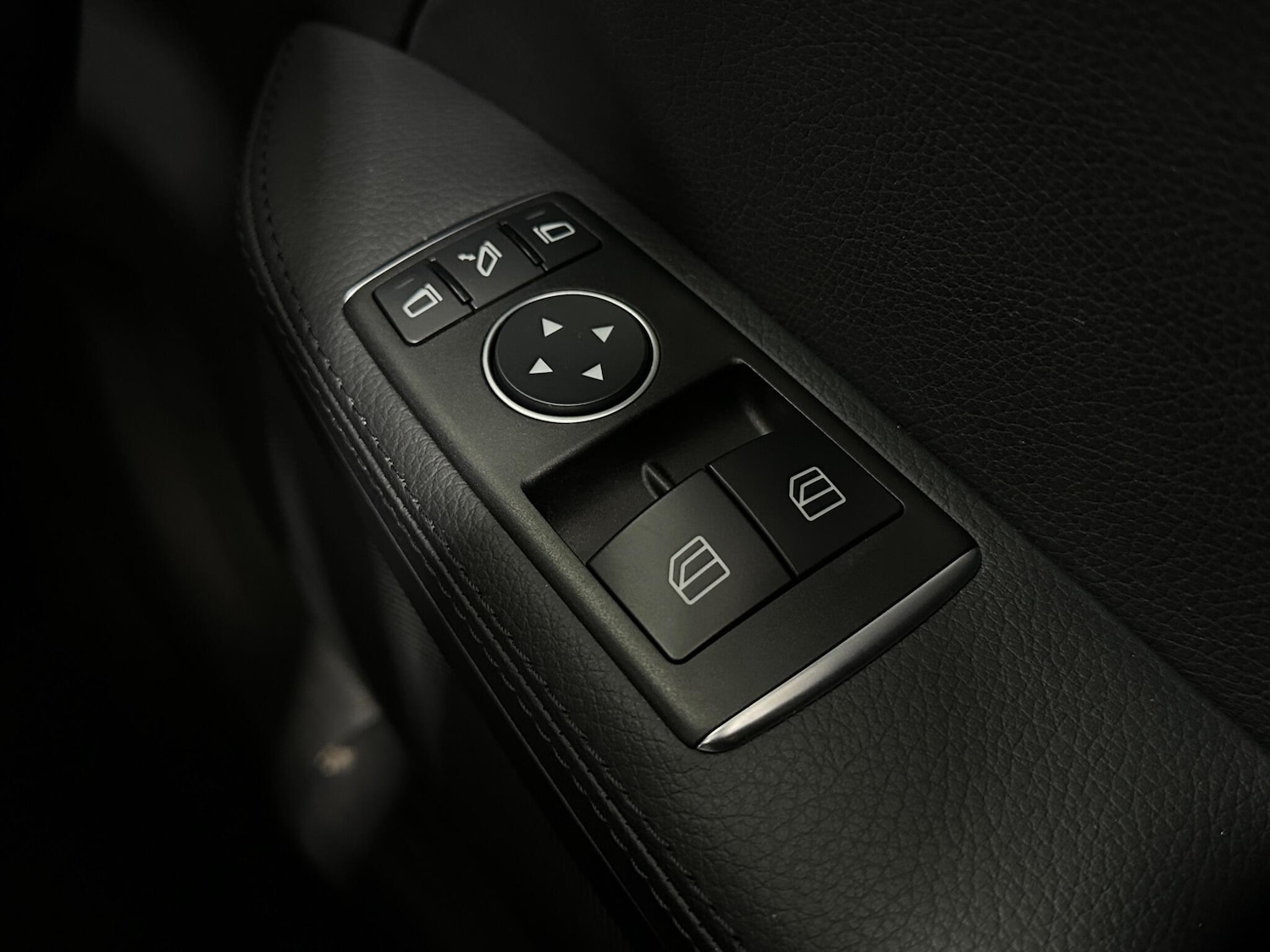 Used Mercedes-Benz SLC 2017 for sale - 77306111: Photo 18