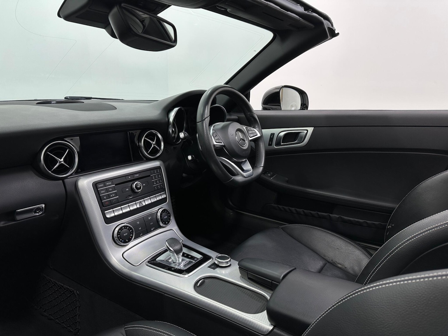 Used Mercedes-Benz SLC 2017 for sale - 77306111: Photo 30