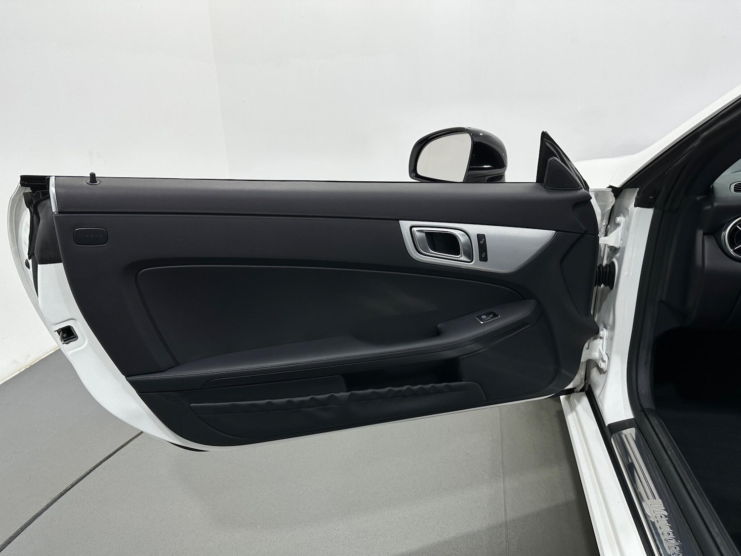 Used Mercedes-Benz SLC 2017 for sale - 77306111: Photo 36