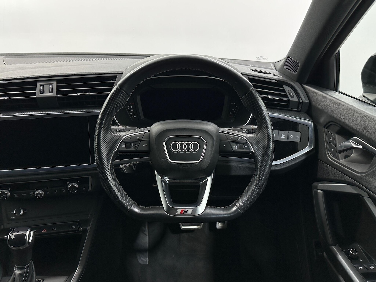 Used Audi Q3 2021 for sale - 76878960: Photo 11