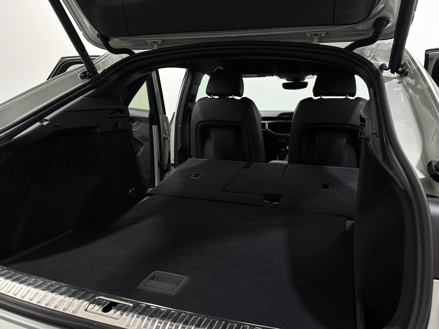 Used Audi Q3 2021 for sale - 76878960: Photo 44