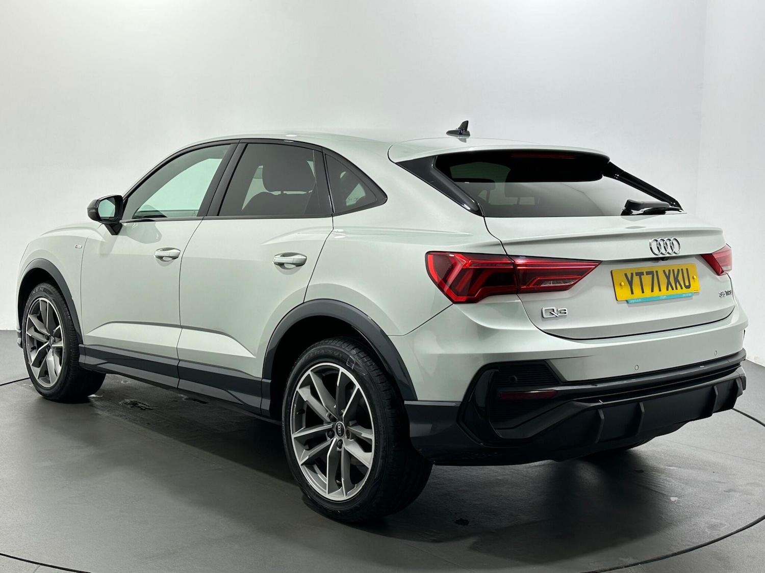 Used Audi Q3 2021 for sale - 76878960: Photo 6