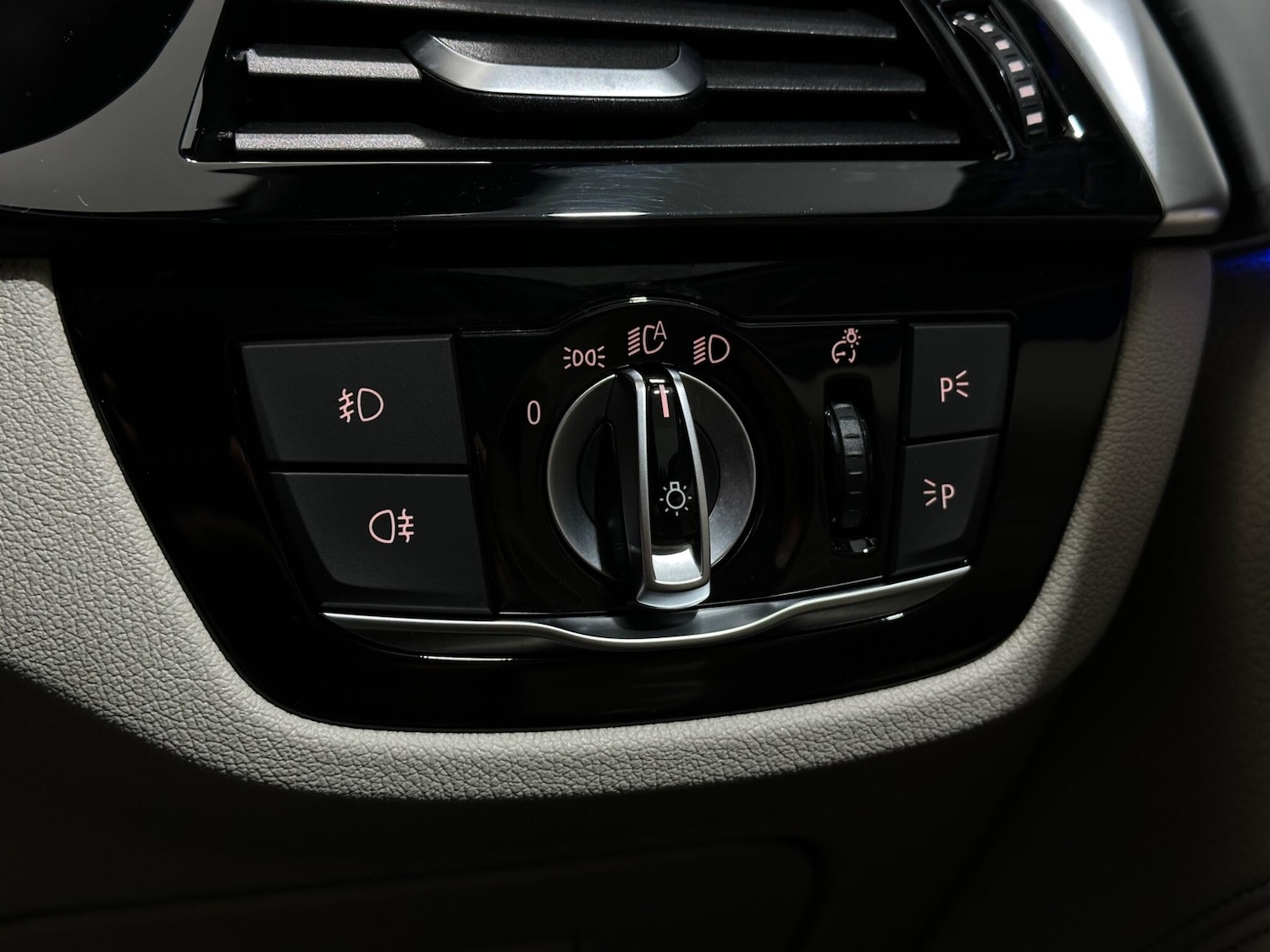 Used BMW 5 Series 2018 for sale - 77091803: Photo 16