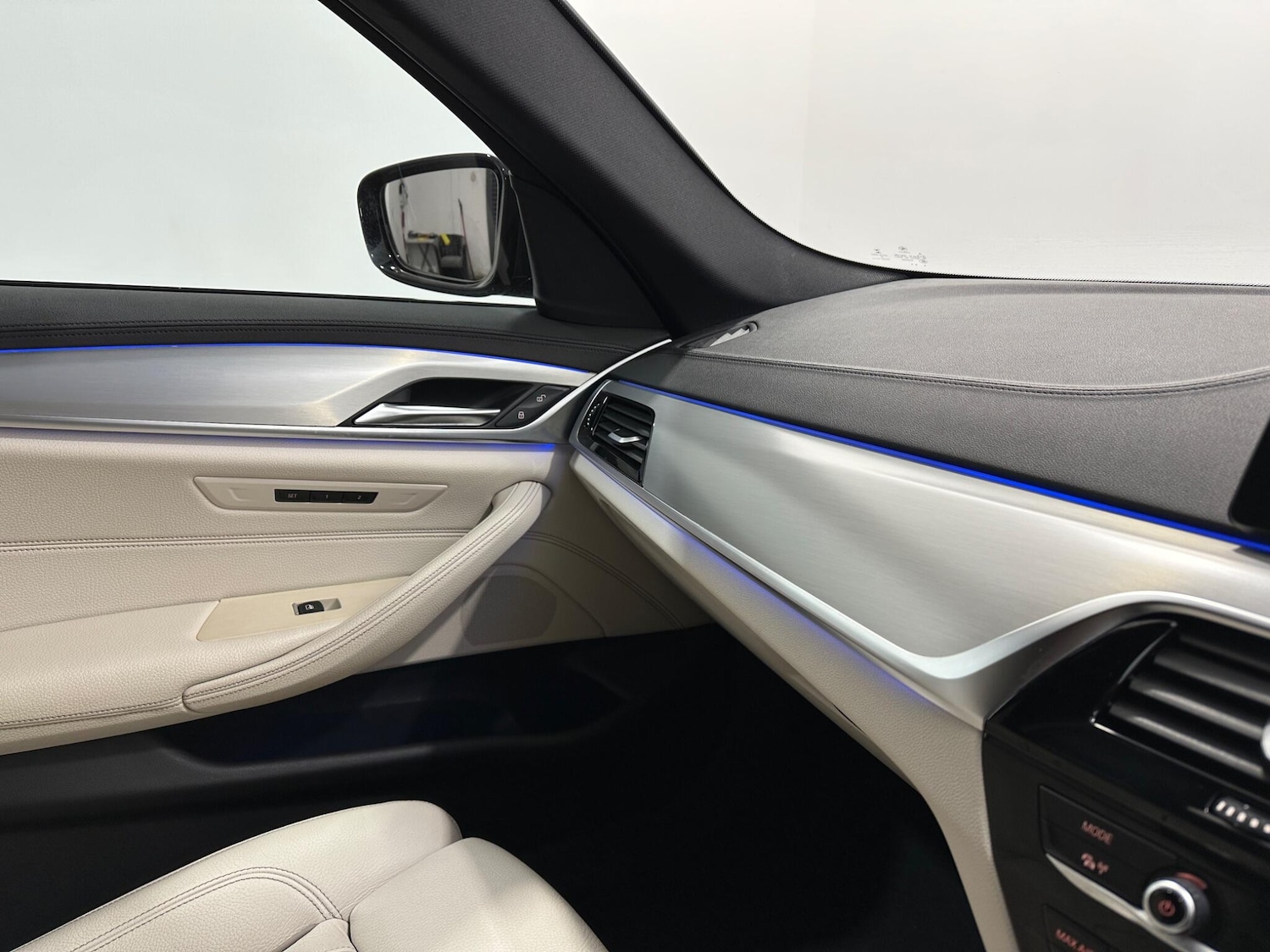 Used BMW 5 Series 2018 for sale - 77091803: Photo 27