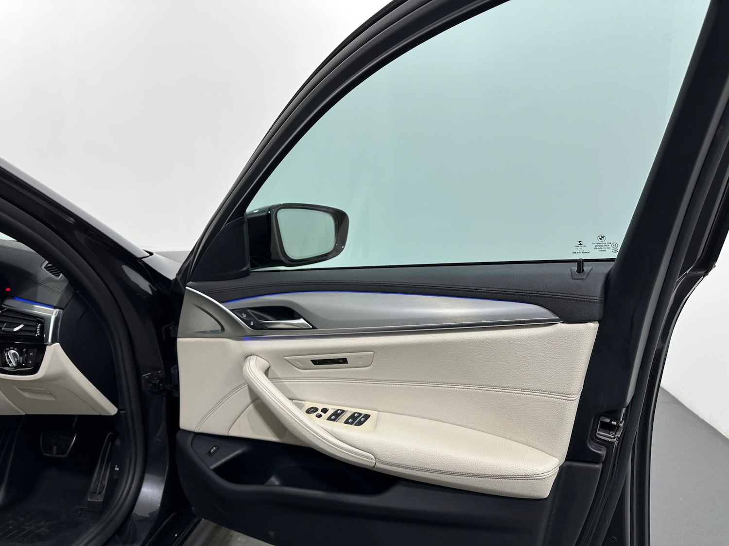 Used BMW 5 Series 2018 for sale - 77091803: Photo 34