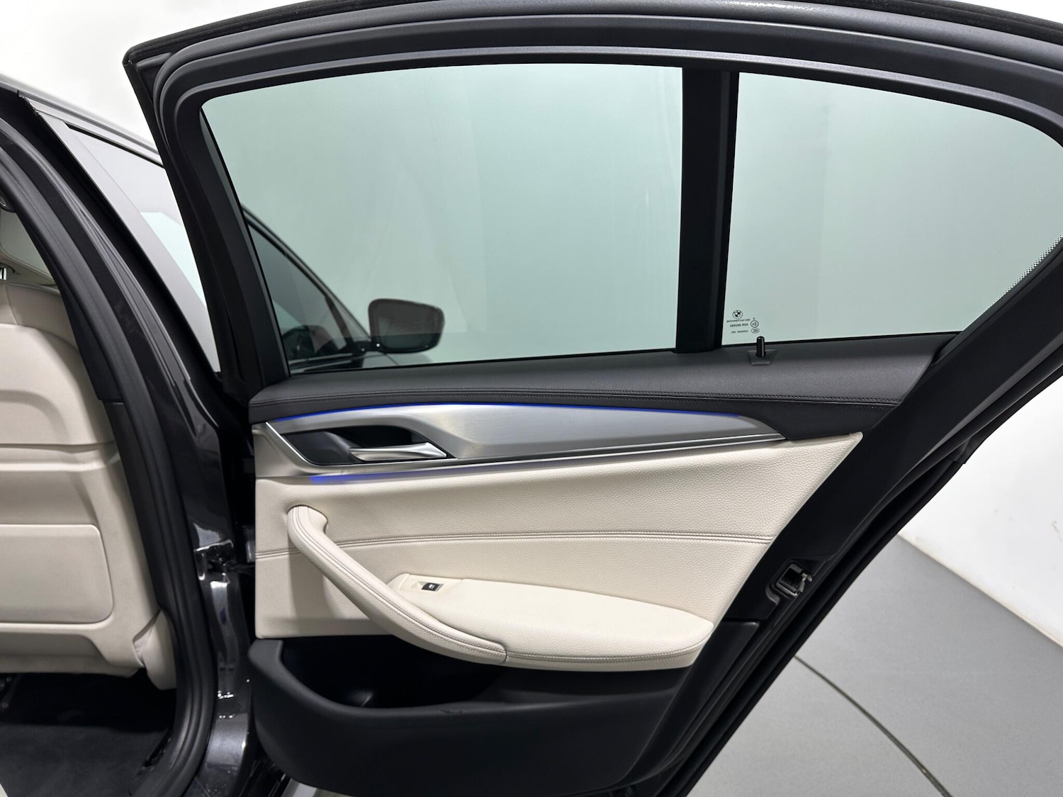 Used BMW 5 Series 2018 for sale - 77091803: Photo 44