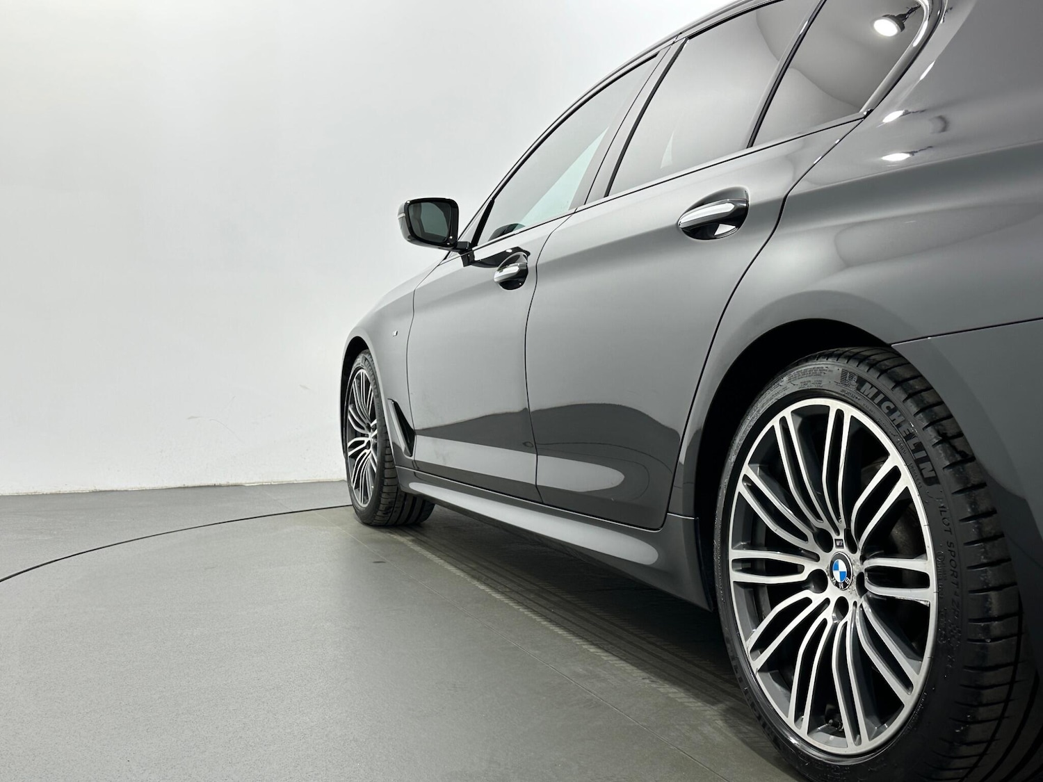 Used BMW 5 Series 2018 for sale - 77091803: Photo 48