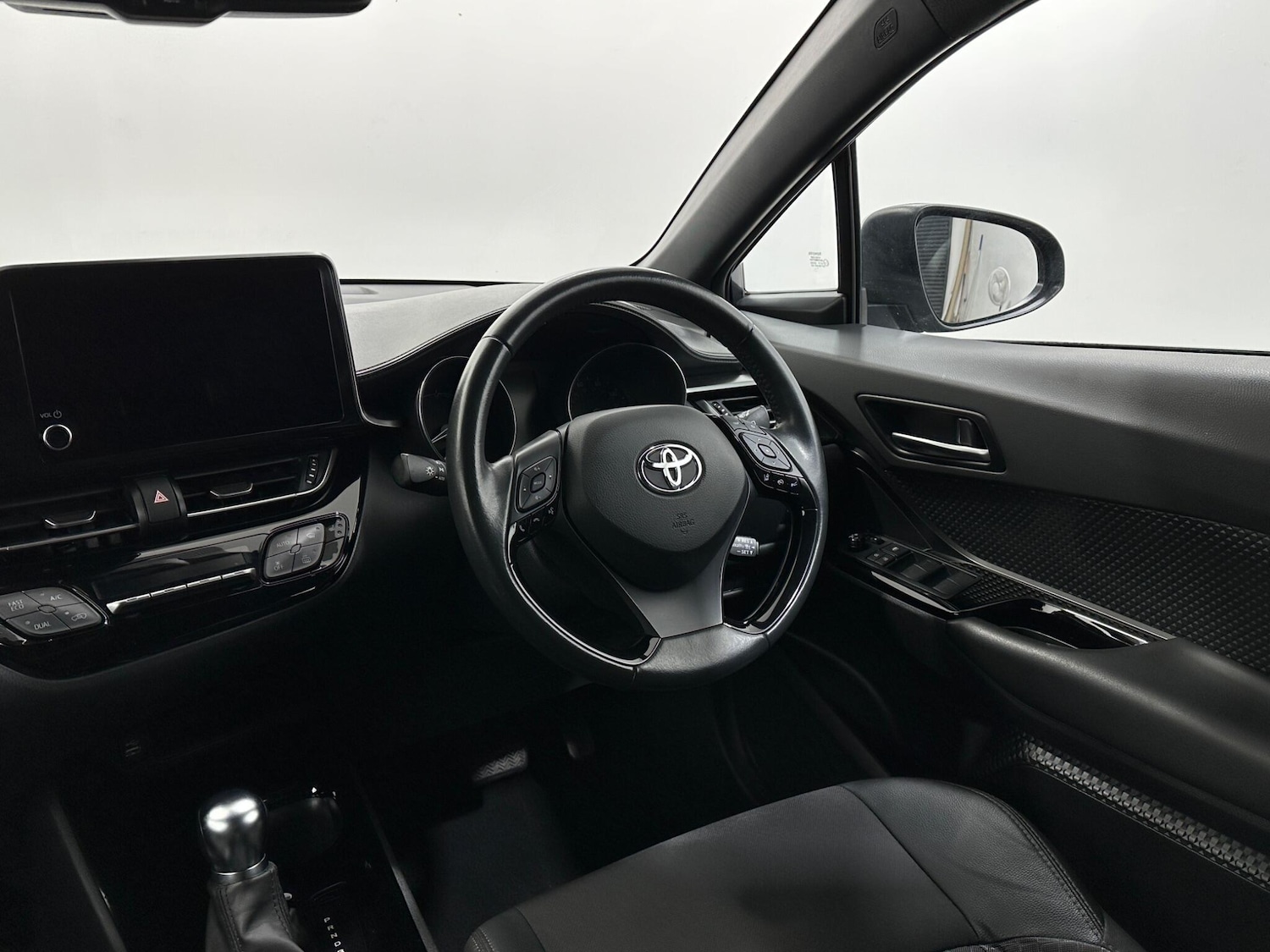 Used Toyota C-HR 2022 for sale - 76878909: Photo 11