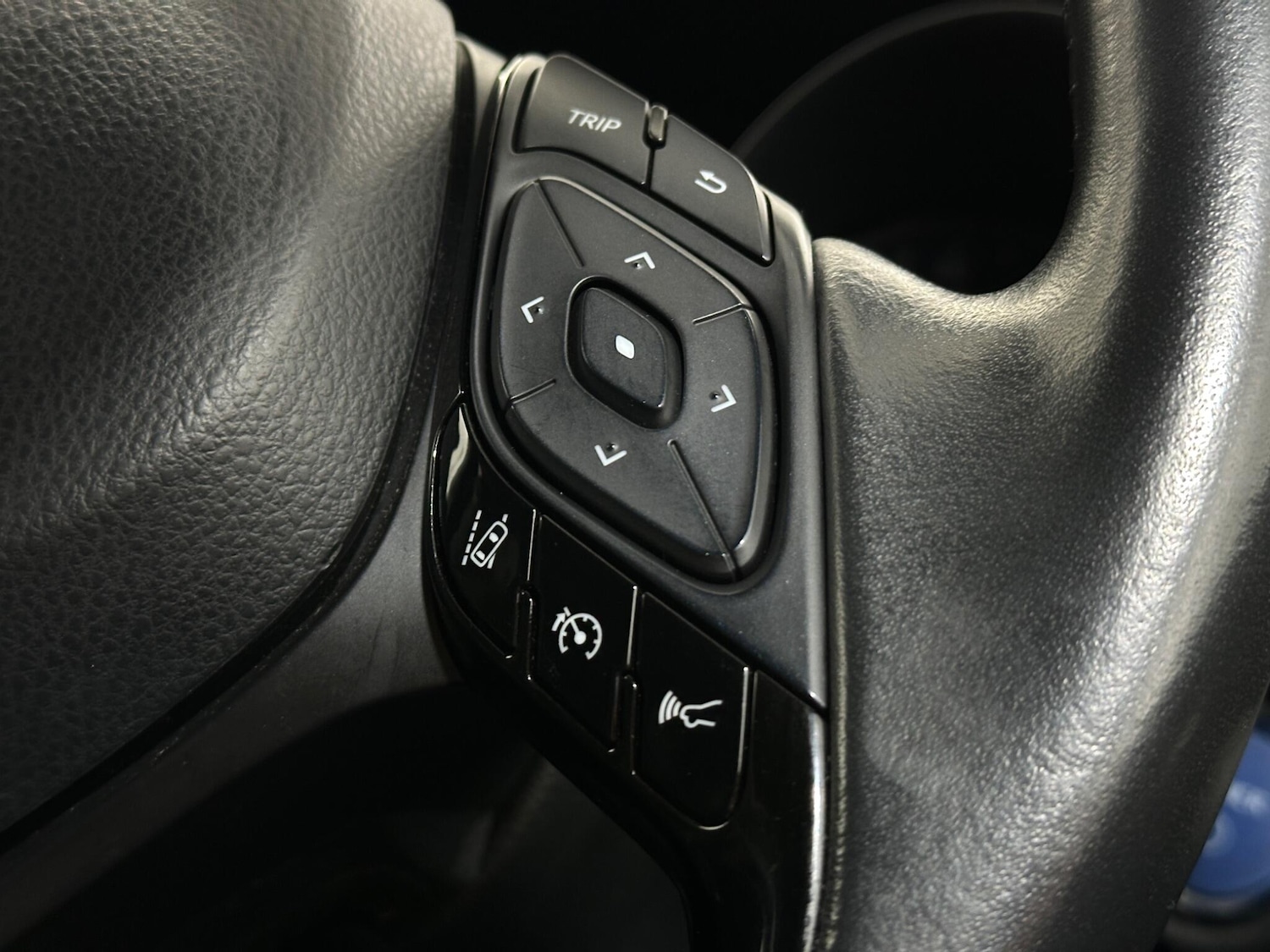 Used Toyota C-HR 2022 for sale - 76878909: Photo 15