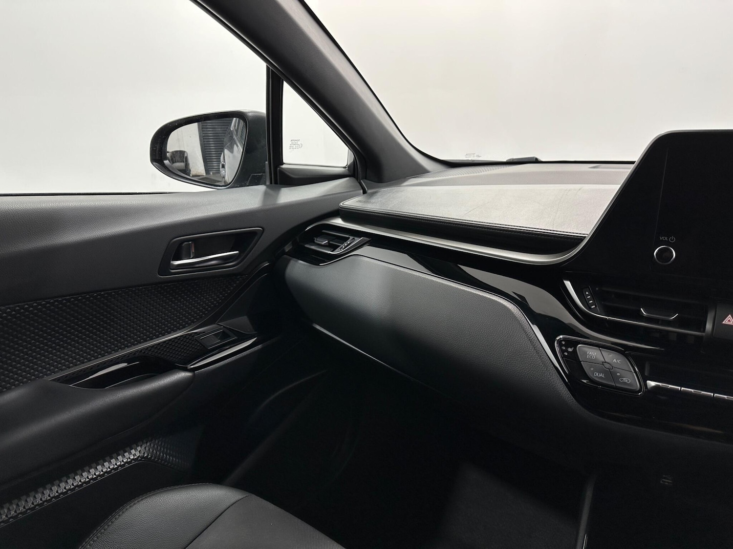 Used Toyota C-HR 2022 for sale - 76878909: Photo 26