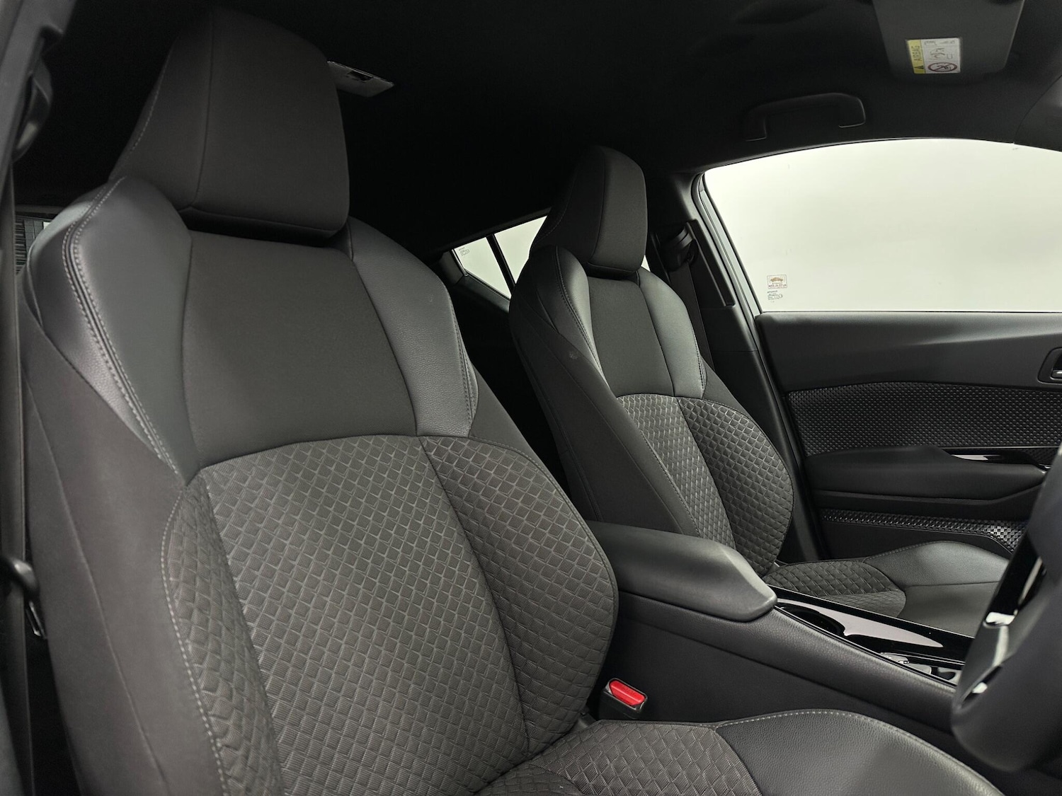 Used Toyota C-HR 2022 for sale - 76878909: Photo 31