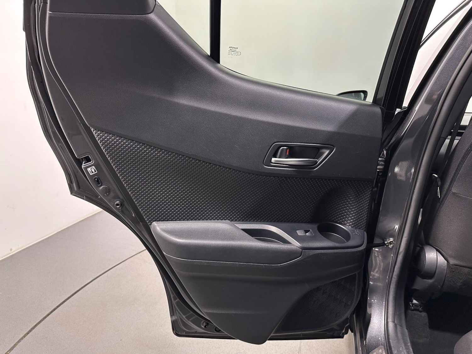 Used Toyota C-HR 2022 for sale - 76878909: Photo 38