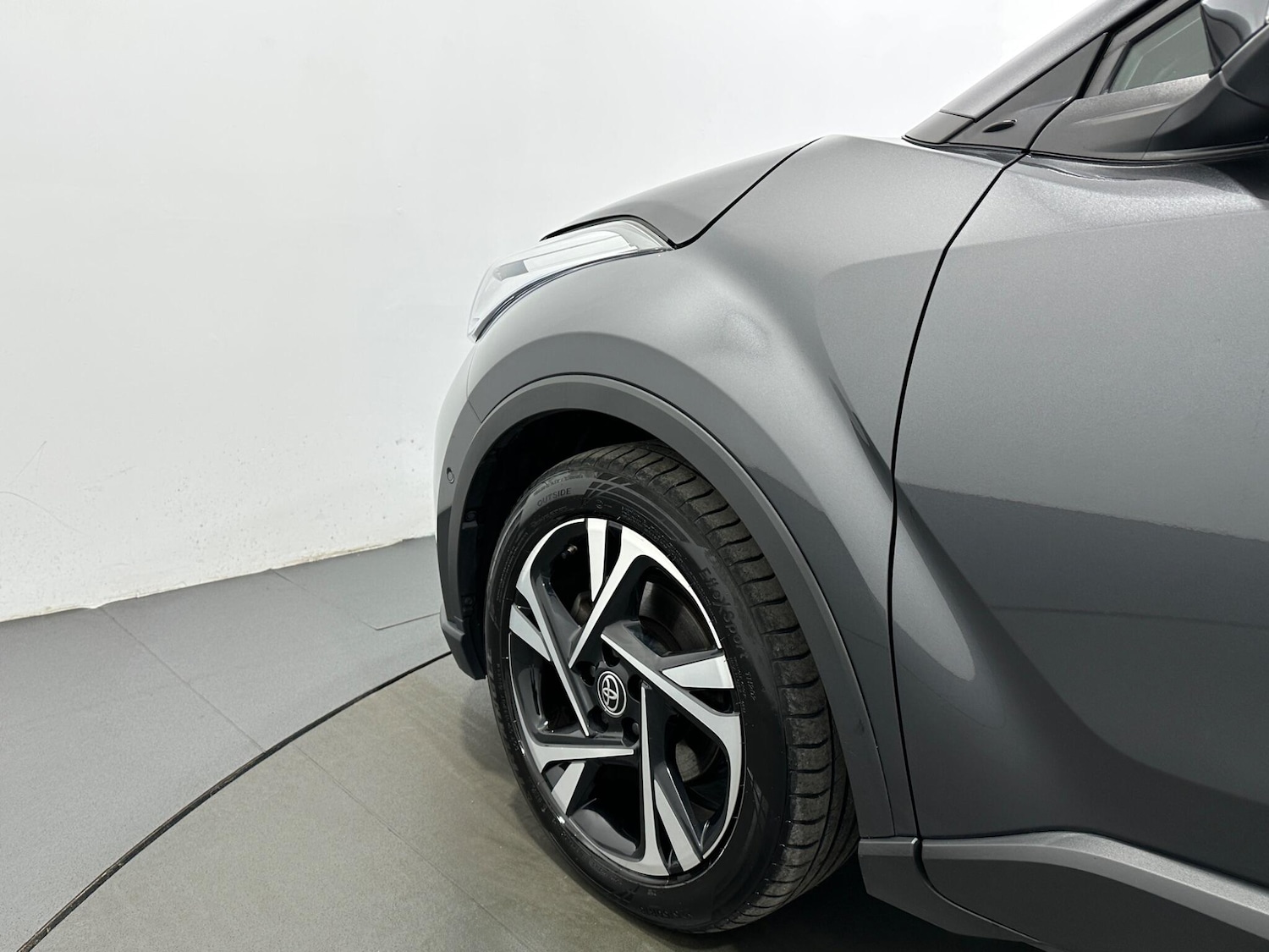 Used Toyota C-HR 2022 for sale - 76878909: Photo 48