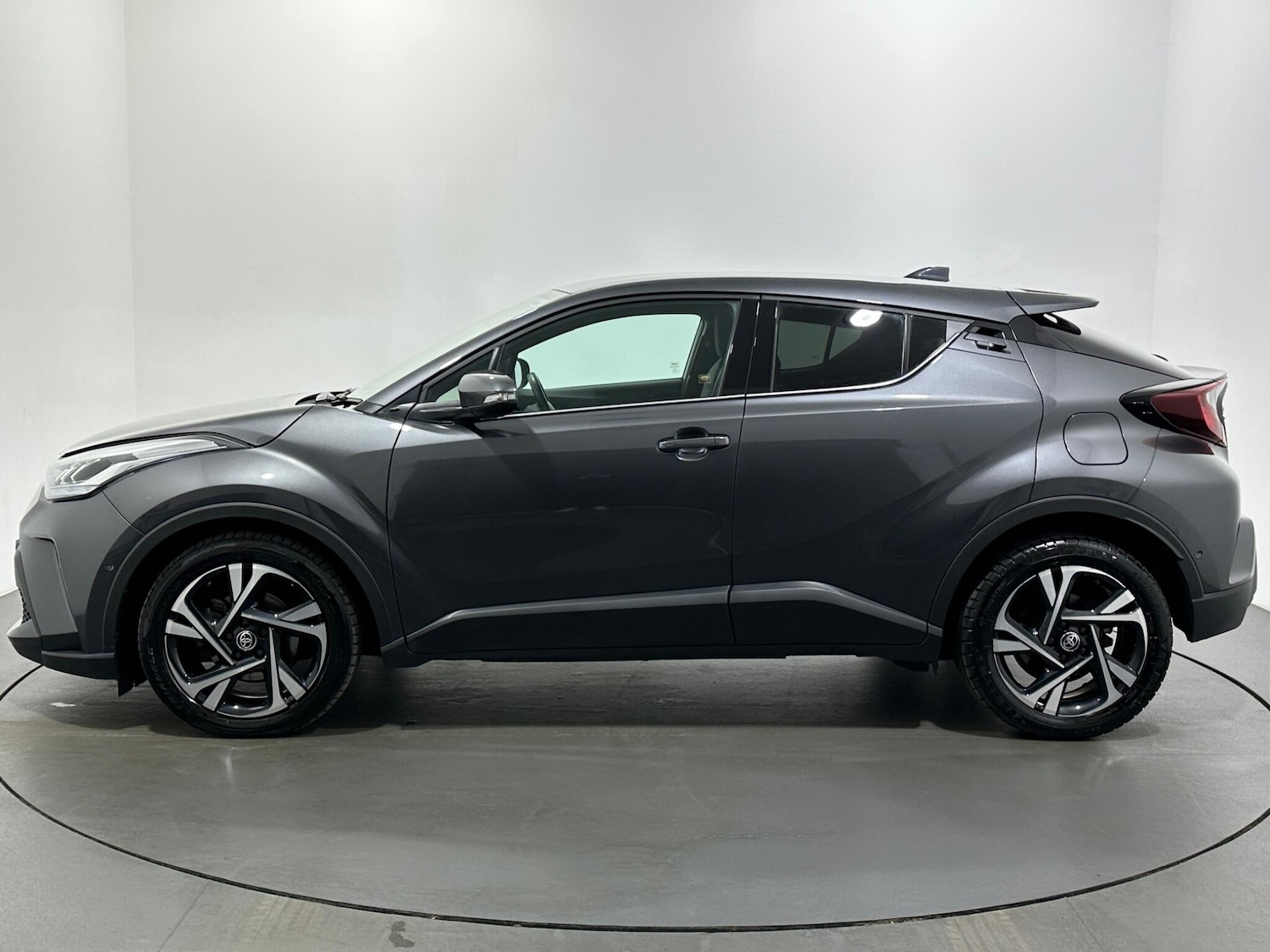 Used Toyota C-HR 2022 for sale - 76878909: Photo 5