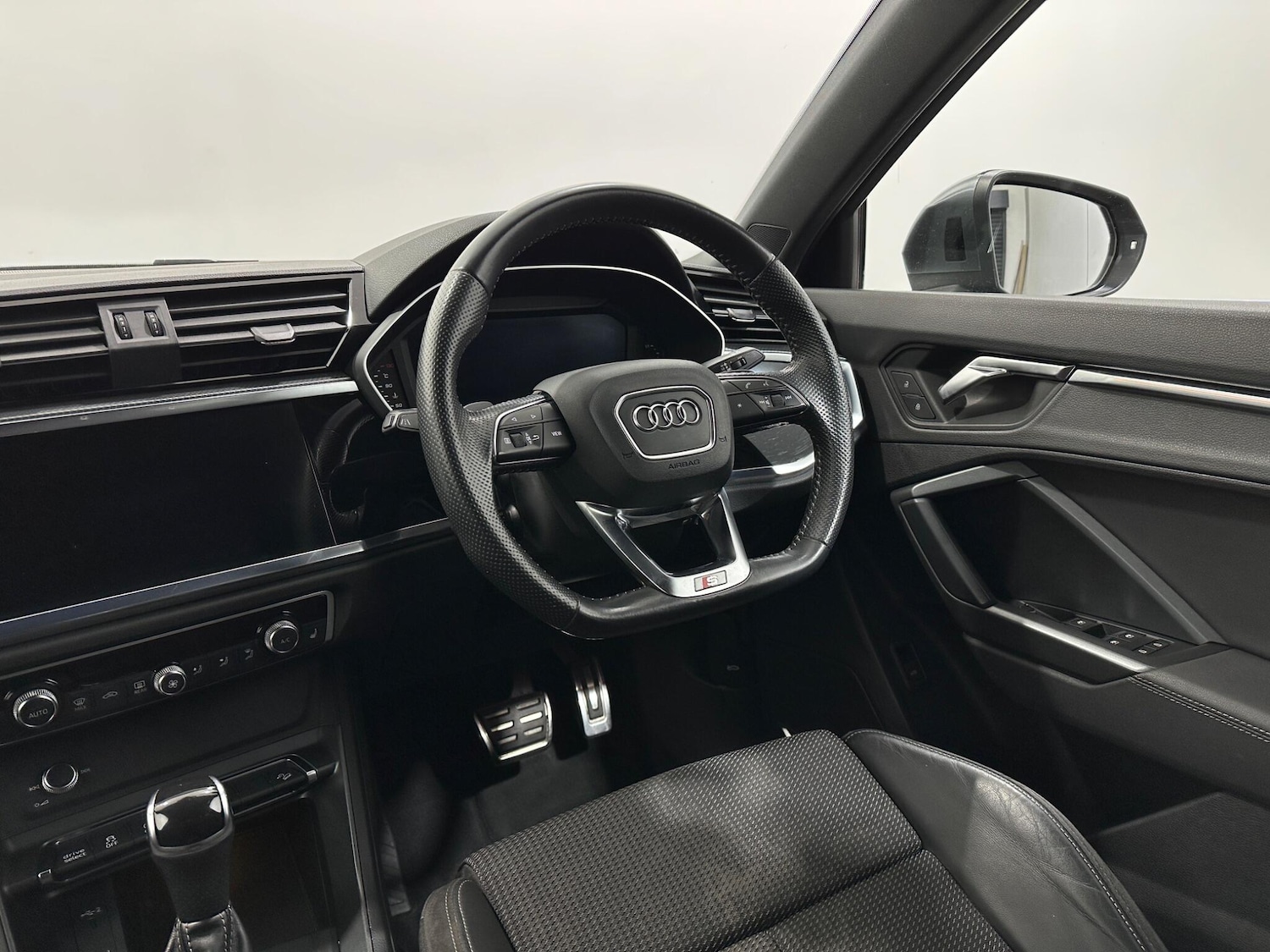 Used Audi Q3 2020 for sale - 76878849: Photo 11