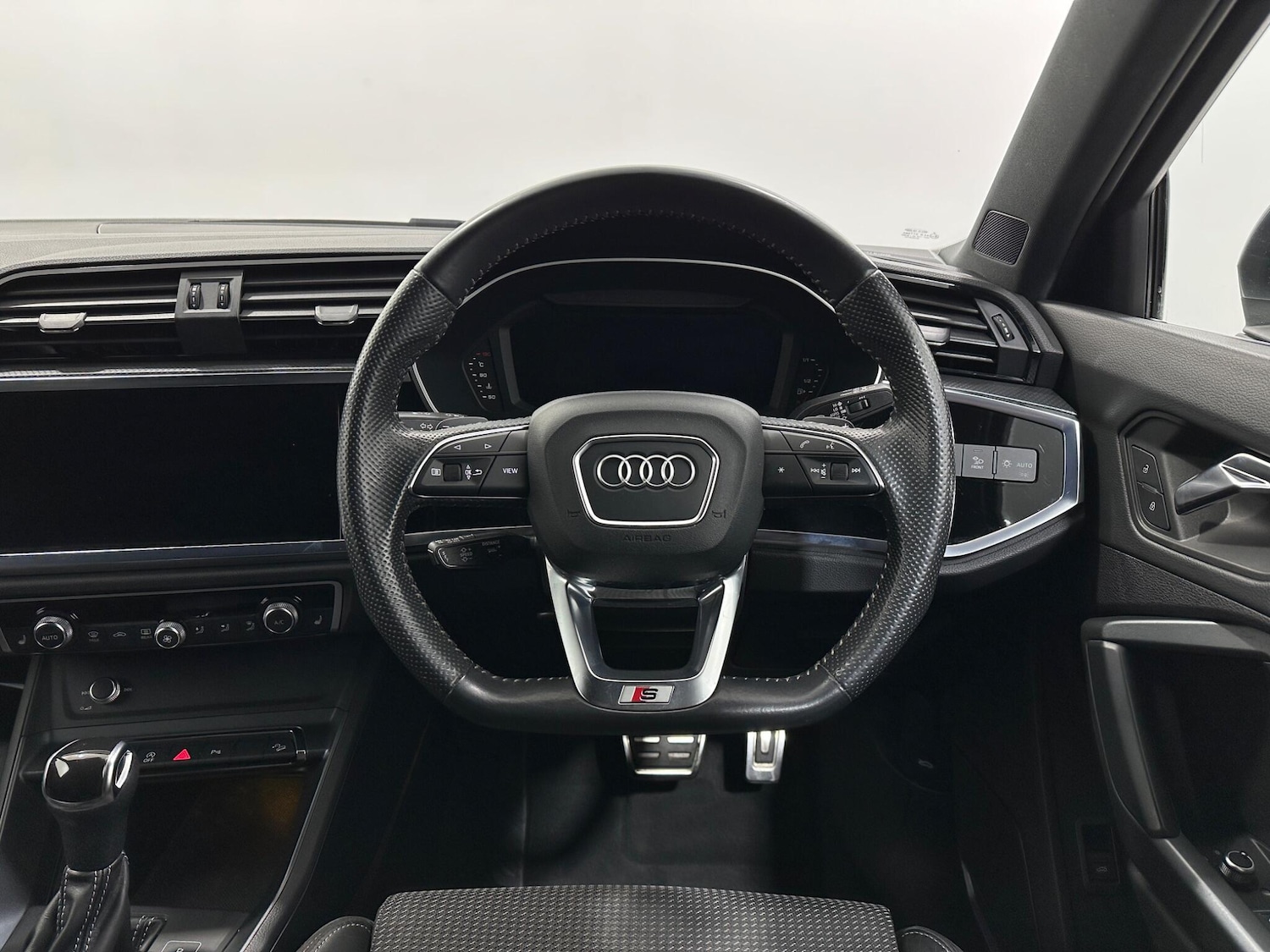 Used Audi Q3 2020 for sale - 76878849: Photo 12