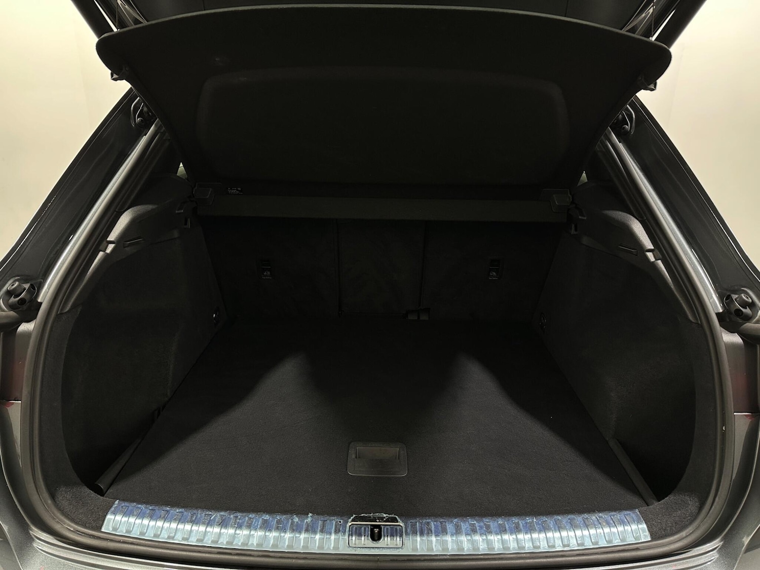 Used Audi Q3 2020 for sale - 76878849: Photo 44