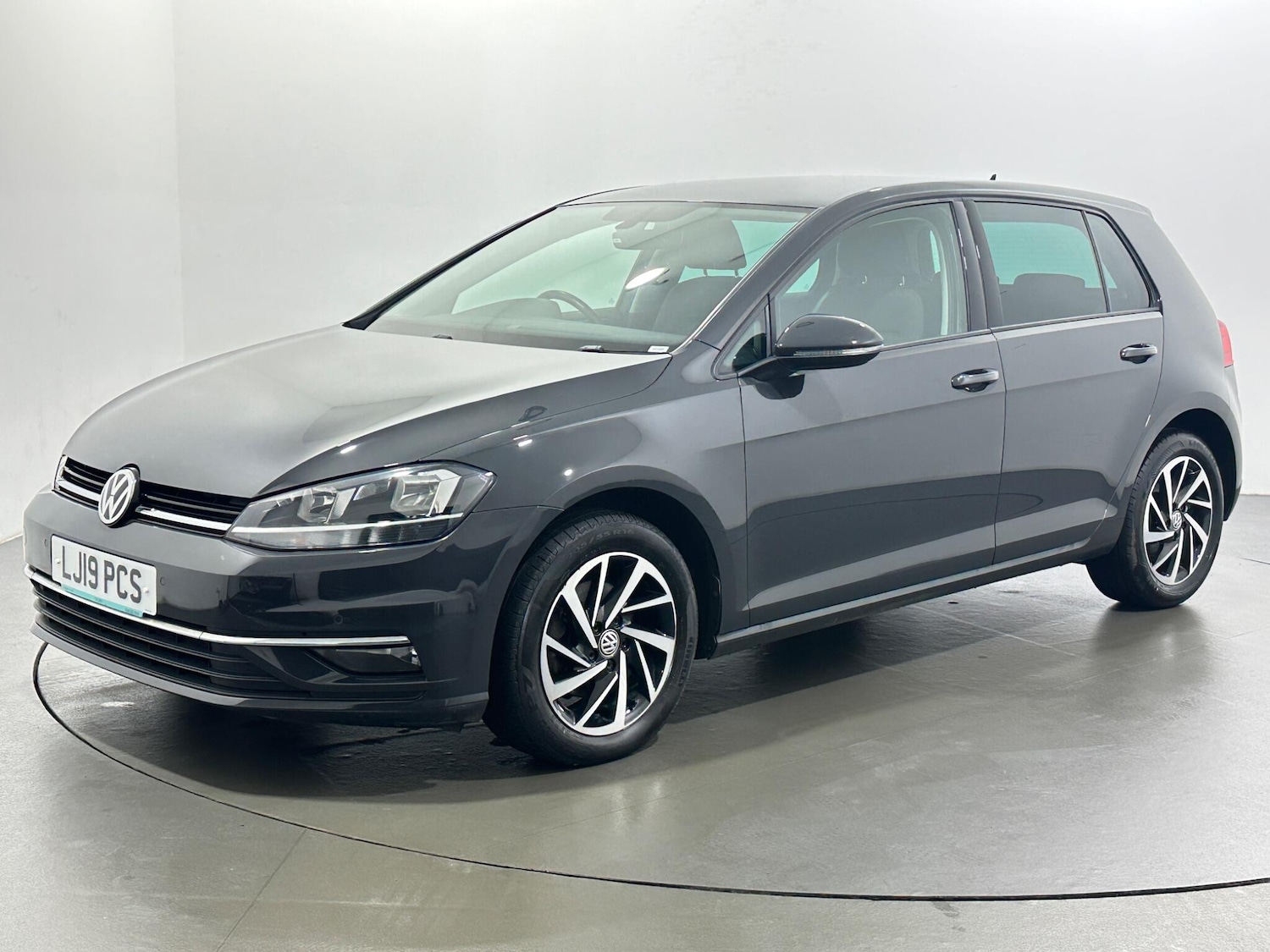 Used Volkswagen Golf 2019 for sale - 77230363: Photo 4