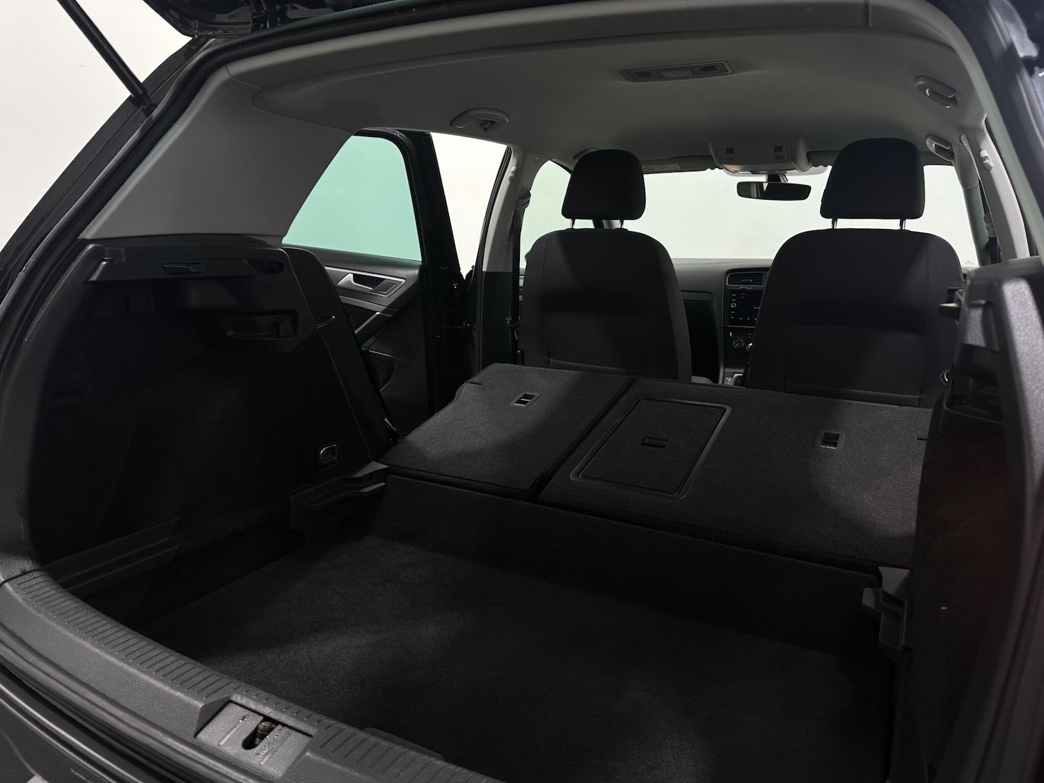 Used Volkswagen Golf 2019 for sale - 77230363: Photo 46