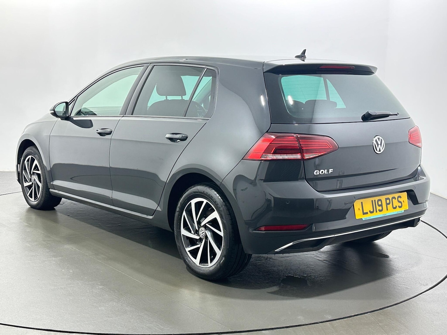 Used Volkswagen Golf 2019 for sale - 77230363: Photo 6
