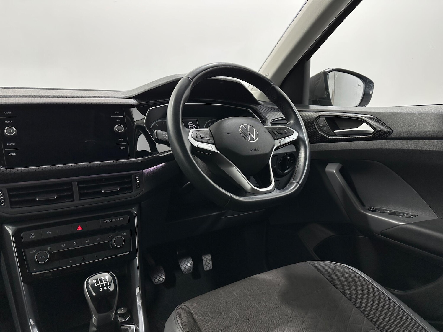 Used Volkswagen T-Cross 2020 for sale - 76878923: Photo 11