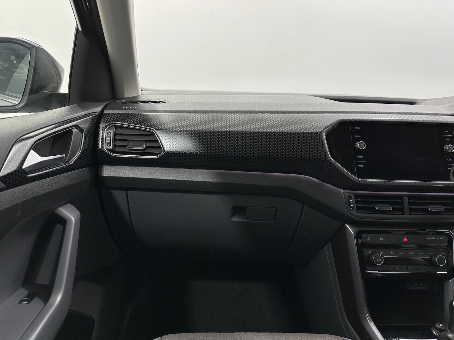 Used Volkswagen T-Cross 2020 for sale - 76878923: Photo 27