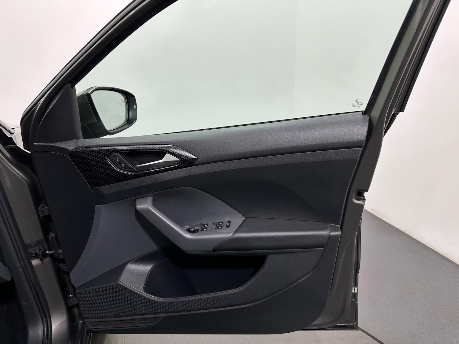 Used Volkswagen T-Cross 2020 for sale - 76878923: Photo 31