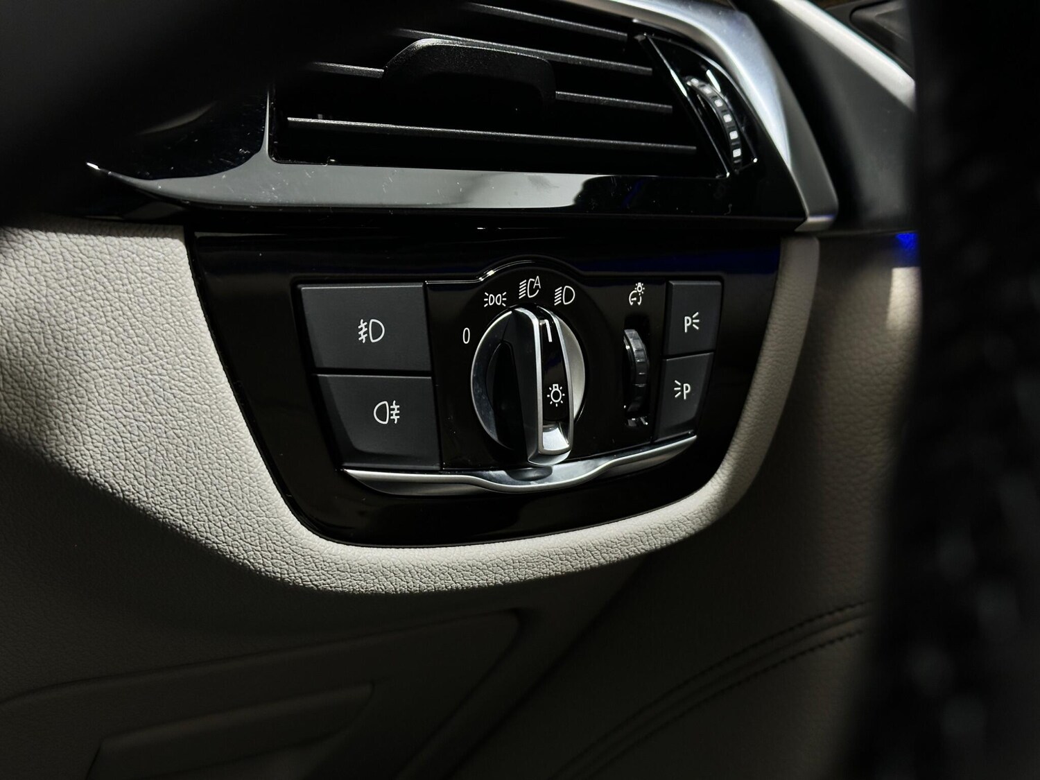 Used BMW 5 Series 2018 for sale - 77898294: Photo 17