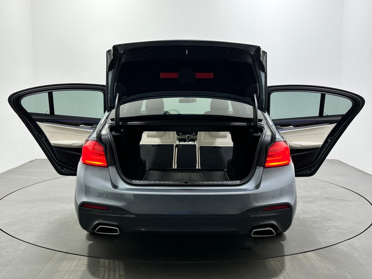 Used BMW 5 Series 2018 for sale - 77898294: Photo 45