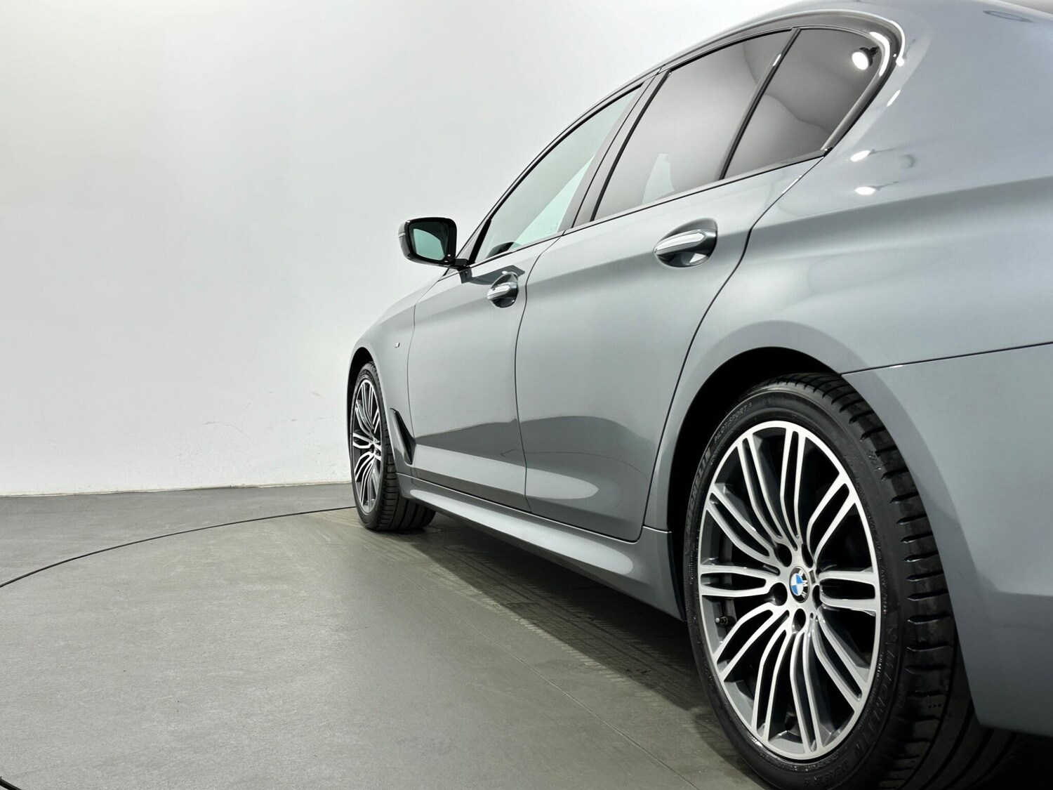 Used BMW 5 Series 2018 for sale - 77898294: Photo 50